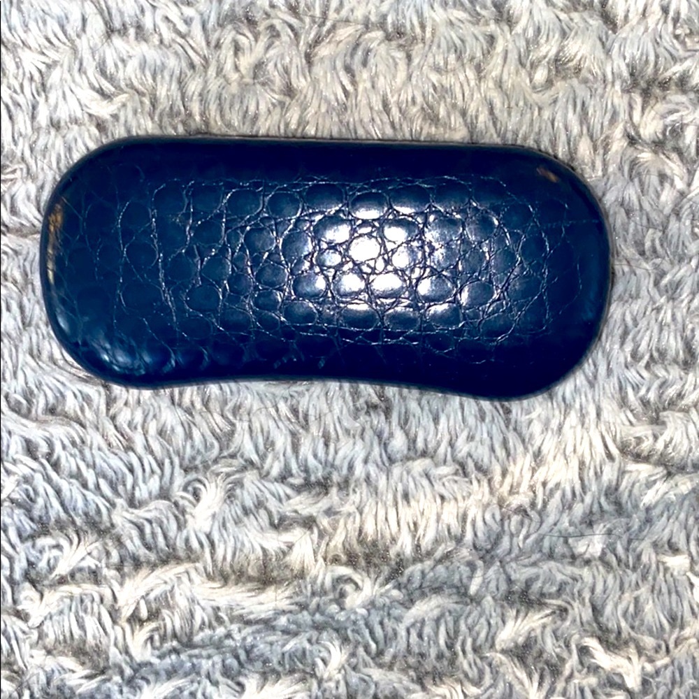 🚫 SOLD 🚫 Glasses Case- Blue
